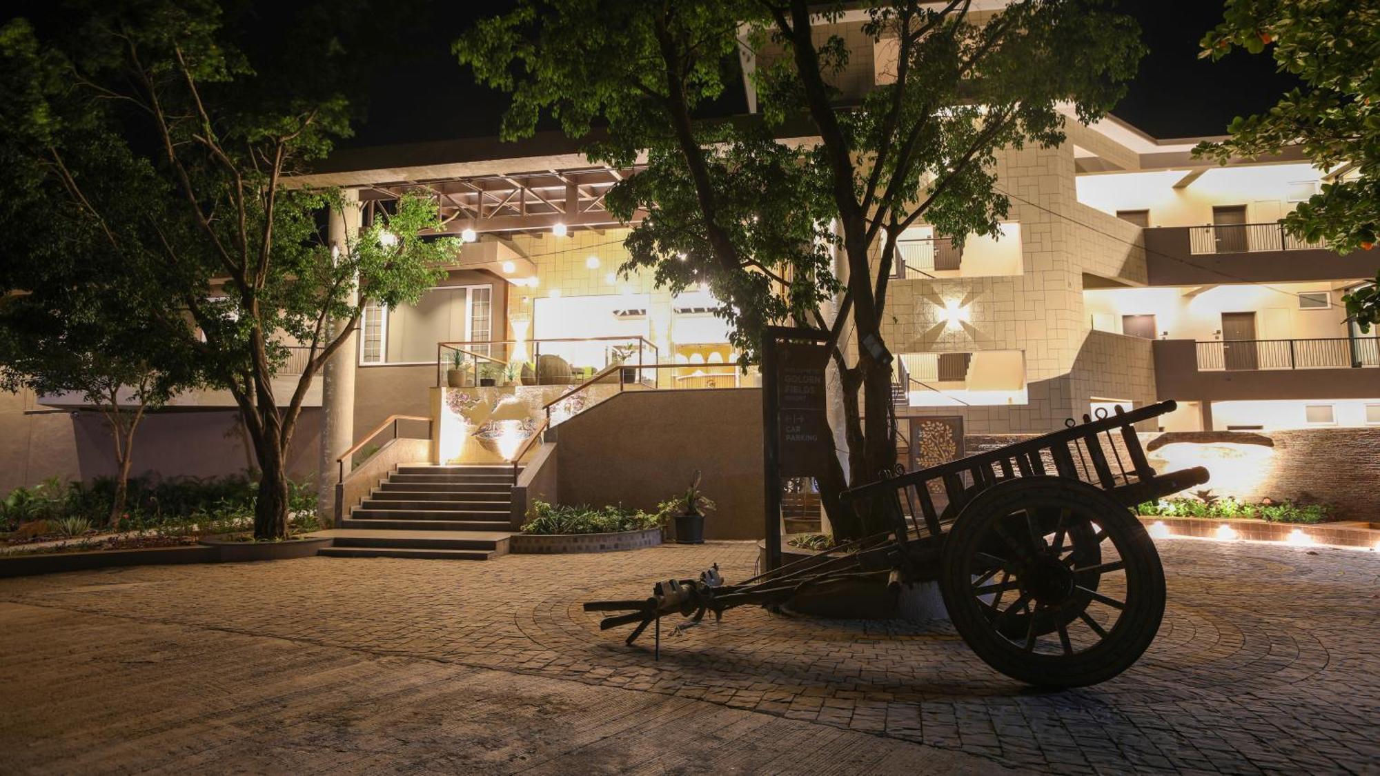 Golden Fields Resort Mulshi Eksteriør billede